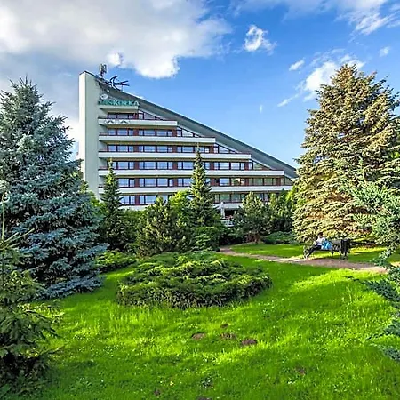 Jaskółka 3*