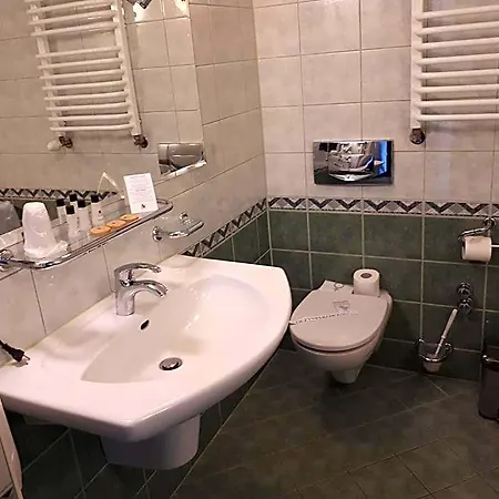 Jaskółka 3*