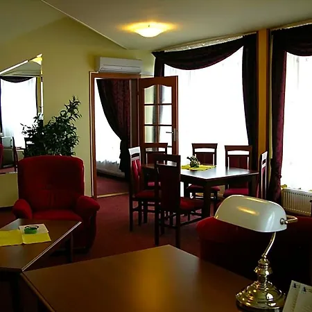 Jaskółka 3*