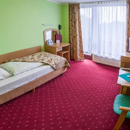 Jaskolka Hotel 3*