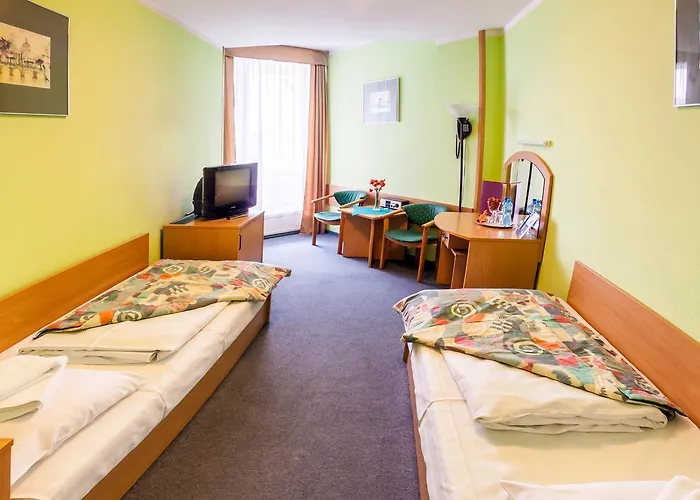 Jaskolka Hotel 3*