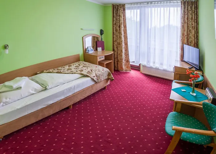 Jaskolka Hotel 3*